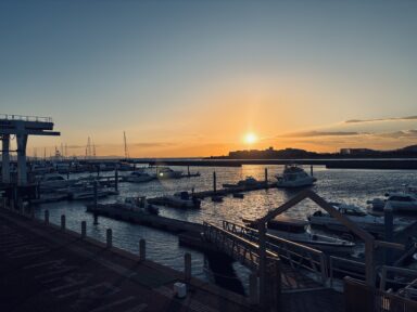 三河湾に沈む夕日と、静かな癒しの時間