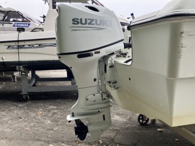 新品船外機換装＆モータウェル整理