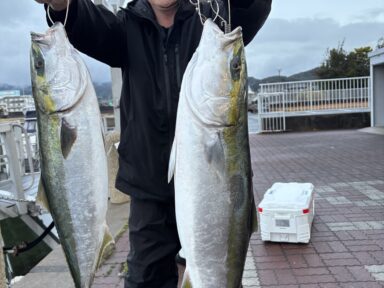 【三河御津】クラブ会員様釣果（ブリ83センチ）